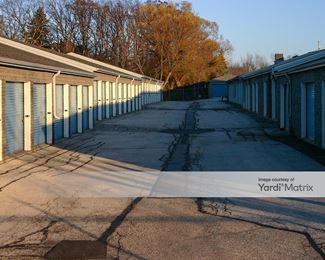 Photo 3 of Brookfield Self Storage - 2846 North Brookfield Road, Brookfield, WI