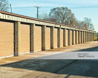 Photo 4 of Devon Self Storage - 1744 Grange Avenue, Racine, WI