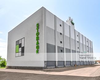 Photo 1 of Extra Space Storage - 999 West Mt. Vernon Avenue, Milwaukee, WI