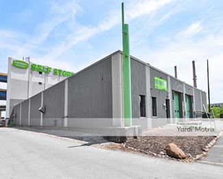 Photo 2 of Extra Space Storage - 999 West Mt. Vernon Avenue, Milwaukee, WI