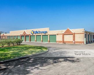 Photo 1 of Extra Space Storage - 14102 Bay Pointe Court, Houston, TX