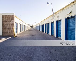 Photo 4 of Extra Space Storage - 3101 Tilfer Street, Houston, TX