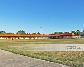 Photo 4 of Extra Space Storage - 3908 Decker Drive, Baytown, TX