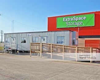 Photo 5 of Extra Space Storage - 3908 Decker Drive, Baytown, TX