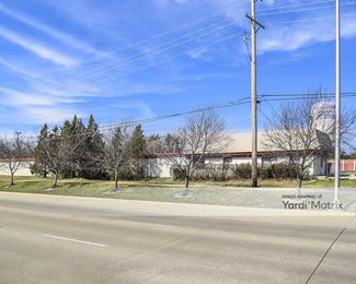 Photo 2 of Public Storage - 412 West North Avenue, Lombard, IL