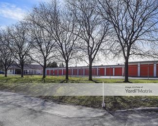 Photo 3 of Public Storage - 412 West North Avenue, Lombard, IL