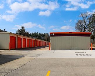 Photo 2 of Public Storage - 243 North Western Avenue, Carpentersville, IL