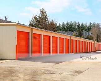 Photo 3 of Public Storage - 243 North Western Avenue, Carpentersville, IL