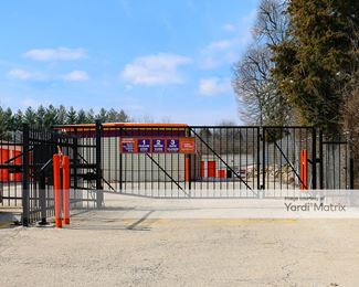 Photo 4 of Public Storage - 243 North Western Avenue, Carpentersville, IL