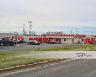 Photo 2 of Public Storage - 440 East Saint Charles Road, Carol Stream, IL