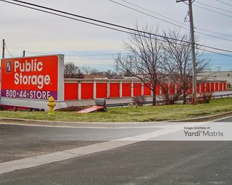 Photo 4 of Public Storage - 440 East Saint Charles Road, Carol Stream, IL