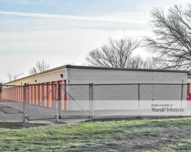 Storage Units for Rent available at 1001 North Frontage Road, Darien, IL 60561