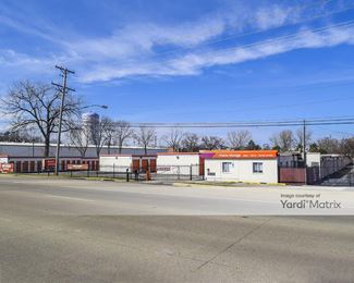Photo 1 of Public Storage - 330 West North Avenue, Lombard, IL