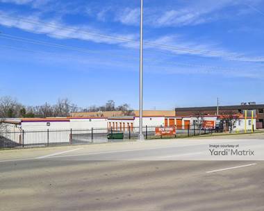 Storage Units for Rent available at 330 West North Avenue, Lombard, IL 60148