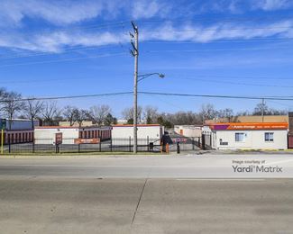 Photo 3 of Public Storage - 330 West North Avenue, Lombard, IL