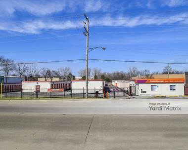 Storage Units for Rent available at 330 West North Avenue, Lombard, IL 60148