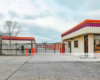 Photo 2 of Public Storage - 556 North York Road, Bensenville, IL