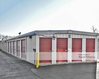 Photo 3 of StorageMart - 819 North Eola Road, Aurora, IL