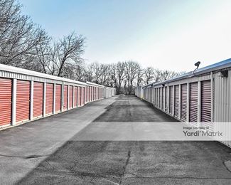 Photo 4 of StorageMart - 819 North Eola Road, Aurora, IL