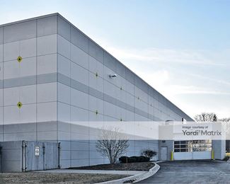 Photo 4 of Safeguard Self Storage - 8131 Lemont Road, Darien, IL