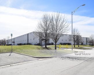 Photo 4 of Safeguard Self Storage - 638 East Saint Charles Road, Lombard, IL