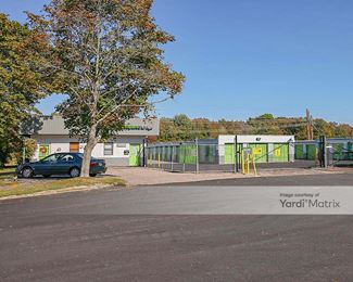 Photo 3 of Extra Space Storage - 410 Vanderbilt Avenue, Norwood, MA