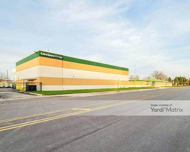 Storage Units for Rent available at 1800 Busse Hwy, Des Plaines, IL 60016