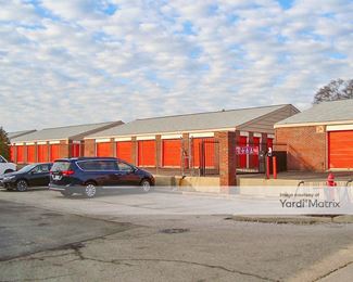 Photo 2 of Public Storage - 930 South Roselle Road, Schaumburg, IL