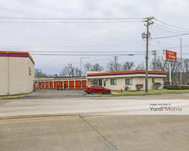 Storage Units for Rent available at 990 South Milwaukee Road, Wheeling, IL 60090