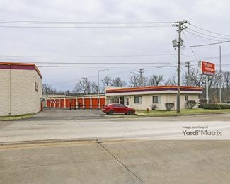 Photo 1 of Public Storage - 990 South Milwaukee Road, Wheeling, IL