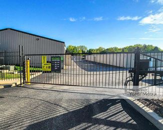 Photo 2 of Extra Space Storage - 20765 West Grass Lake Road, Lindenhurst, IL