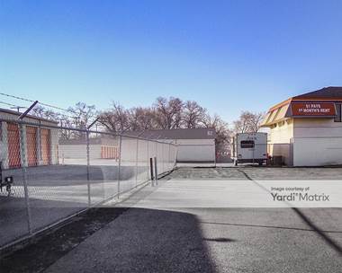 Storage Units for Rent available at 4001 West 37th Avenue, Hobart, IN 46342