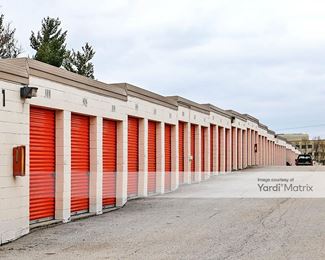Photo 2 of Public Storage - 130 Hillcrest Blvd, Schaumburg, IL