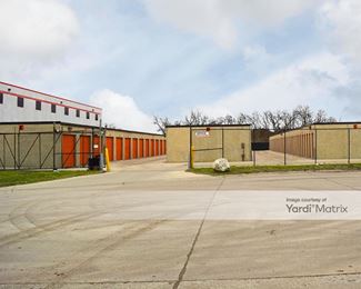 Photo 2 of Padlock Self Storage, The - 1600 West Kenneth Drive, Mount Prospect, IL