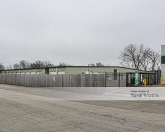 Photo 5 of StorageMart - 2021 Waukegan Road, Deerfield , IL