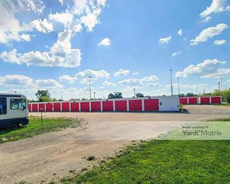 Photo 2 of Storage Rentals of America - 284 Main Street, Antioch, IL