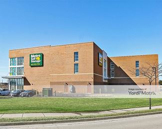 Photo 1 of StorageMart - 847 Deerfield Pkwy, Buffalo Grove, IL