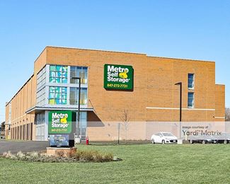 Photo 2 of StorageMart - 847 Deerfield Pkwy, Buffalo Grove, IL