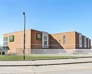 Photo 3 of StorageMart - 847 Deerfield Pkwy, Buffalo Grove, IL