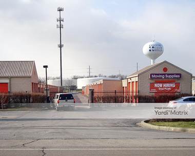 Storage Units for Rent available at 18400 Cicero Avenue, Country Club Hills, IL 60478