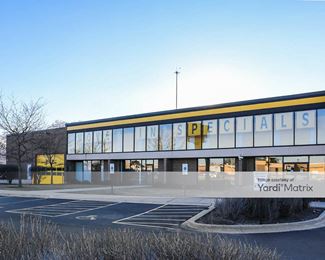Photo 2 of Safeguard Self Storage - 2020 Mannheim Road, Des Plaines, IL