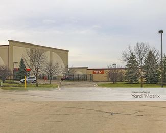Photo 3 of Public Storage - 1950 Kelley Court, Libertyville, IL
