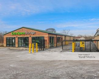 Photo 1 of Extra Space Storage - 1298 Long Lake Drive, Round Lake Beach, IL