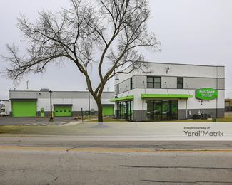 Photo 4 of Extra Space Storage - 1610 Old Deerfield Road, Highland Park, IL