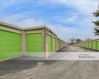 Photo 4 of Extra Space Storage - 940 Shackelford Road, Florissant, MO