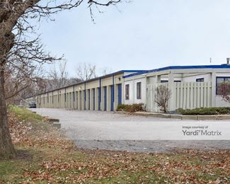 Photo 3 of iStorage - 5605 Cedar Lake Road South, St. Louis Park, MN