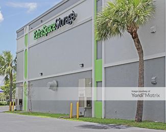 Photo 2 of Extra Space Storage - 4950 North Dixie Hwy, Oakland Park, FL