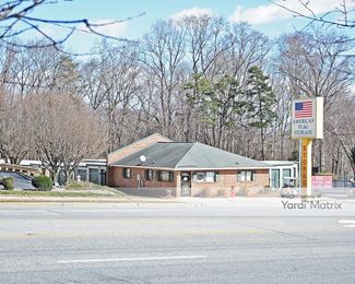 Photo 1 of American Flag Self Storage - 3910 Battleground Avenue, Greensboro, NC