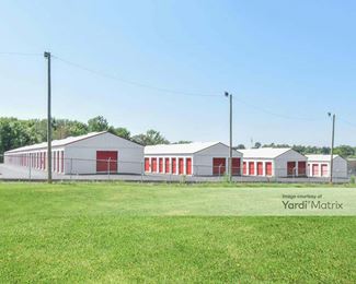 Photo 2 of Storage Rentals of America - 2104 Old Greenbrier Pike, Greenbrier, TN