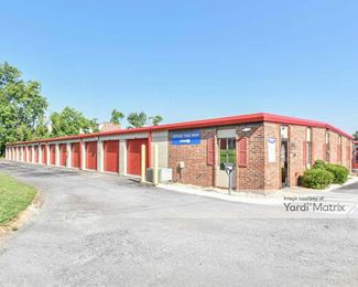 Photo 4 of Devon Self Storage - 364 West Main Street, Hendersonville, TN